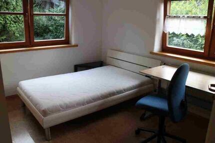 Schönes gemütliches WG Zimmer - 490,00&nbsp;EUR Kaltmiete, ca.&nbsp; 15,00&nbsp;m&sup2; in Burghausen (PLZ: 84489)