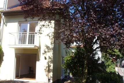 Gemütlich-ruhige Doppelhaushälfte Eschborn mit S-W Lage