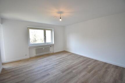 Frisch renoviert! Ideal geschnittene 3-Zimmer-Wohnung mit 2 Balkonen - Düsseldorf Stadtbezirk 10