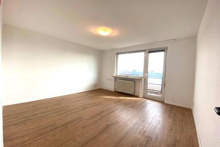 3-Zimmer-Wohnung mit Einbauküche und Balkon - Wolfenbüttel