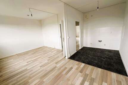 Wohnung zum Mieten in Halle (Saale) 369,00 € 56 m²