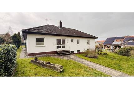 Großzügiger Winkelbungalow (Erbpacht) in begehrter Wohnlagen (Wieter) von Northeim - viel Platz, Charme und Entwicklungspotenzial