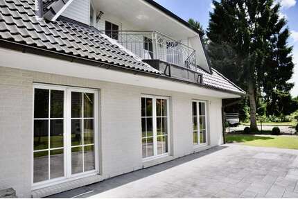 Haus zum Mieten in Hamburg 2.700,00 € 152 m²