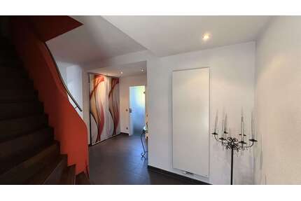 Haus zum Kaufen in Neuhausen 675.000,00 € 153.98 m²