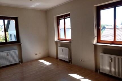 Wohnung 1.OG 45 qm + ausbaufähigen Dachboden - Regensburg Gallingkofen