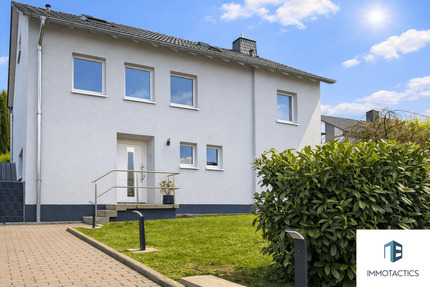Neuwertige Erdgeschosswohnung mit Terrasse, Garten und zwei Carport-Stellplätzen in Bad Kreuznach