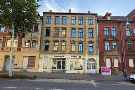 +++ Geräumige 4,5-Zimmer-Wohnung mit Renovierungsbedarf in Weißenfels +++