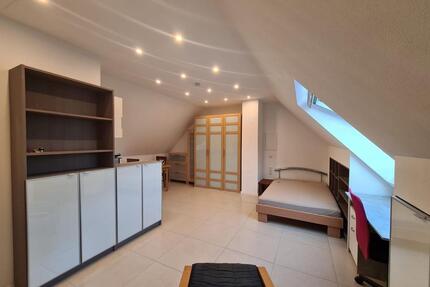 Wohnung (Studio) möbliert 34m2 - 310,00&nbsp;EUR Kaltmiete, ca.&nbsp; 34,00&nbsp;m&sup2; in Essen (PLZ: 45355) Stadtbezirk IV