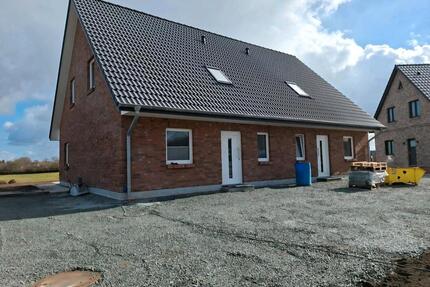 DHH in Böklund zu vermieten - 1.220,00&nbsp;EUR Kaltmiete, ca.&nbsp; 90,00&nbsp;m&sup2; in Eggebek (PLZ: 24852)