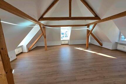 2-Zimmer-Loftwohnung mit Holzbalken - Hirschau