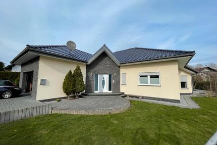 Charmanter Bungalow EFH mit Garage in ruhiger Lage von FKB - Frankenberg (Eder)