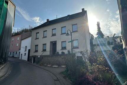 Liebevoll renoviertes Bauernhaus direkt an der Grenze Luxemburg - Rehlingen-Siersburg