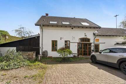 Haus zum Kaufen in Düsseldorf 2.150.000,00 € 498 m²