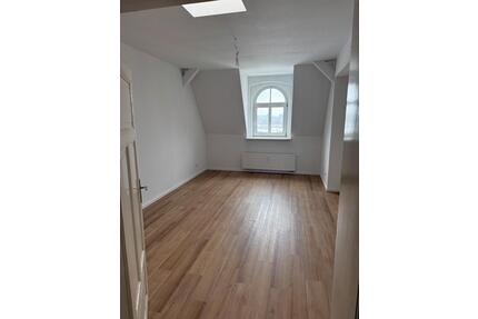 Geräumige 1-Zimmer Wohnung (50 m²) mit Badewanne & Fenster - Görlitz