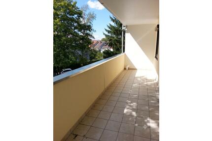 Sanierte, ruhige 3-Zi.-Wohnung in Top-Lage mit Balkon, TG - Nürnberg Gebersdorf