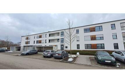 Bezugsfreie, neuwertige 2 Zimmer Whg mit EBK in ruhiger zentraler Lage von Altenerding!