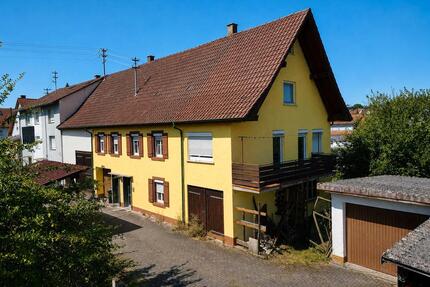 Großzügiges Haus mit Garten und Raum für Ihre Ideen - Empfingen