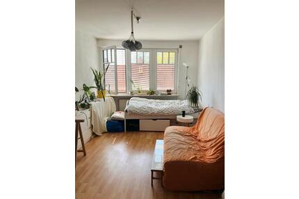 Möbliertes Zimmer zur Zwischenmiete(13.5-19.6) - Halle (Saale) Am Wasserturm/Thaerviertel