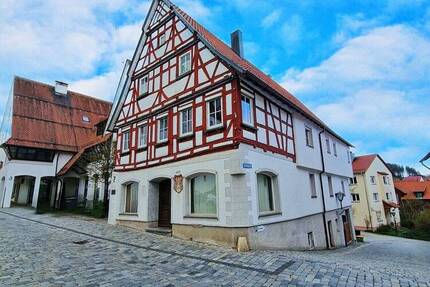 Historisches Fachwerkhaus mit Charme und vielseitigen Möglichkeiten - Trochtelfingen Mägerkingen