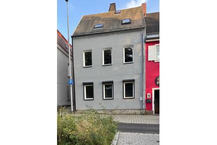 1-2 Familienhaus - 85.000,00&nbsp;EUR Kaufpreis, ca.&nbsp; 120,00&nbsp;m&sup2; in Selb (PLZ: 95100)
