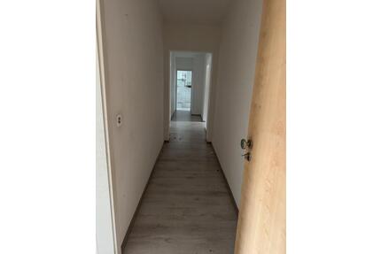 4ZKB Zentrale Lage Brebach - 750,00&nbsp;EUR Kaltmiete, ca.&nbsp; 115,00&nbsp;m&sup2; in Saarbrücken (PLZ: 66111)