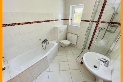 Familien willkommen! 4 R.-Wohnung mit West-Balkon, Wanne, Dusche und Hausgarten in Gera-Debschwitz!