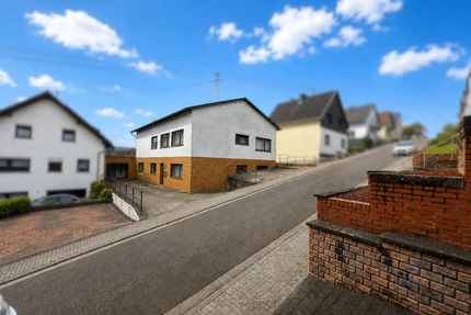 Haus zum Kaufen in Wadgassen 179.000,00 € 209 m²