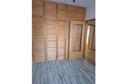 Teilmöblierte 2-Zimmer-Wohnung - 350,00&nbsp;EUR Kaltmiete, ca.&nbsp; 50,00&nbsp;m&sup2; in Schneeberg (PLZ: 08289)