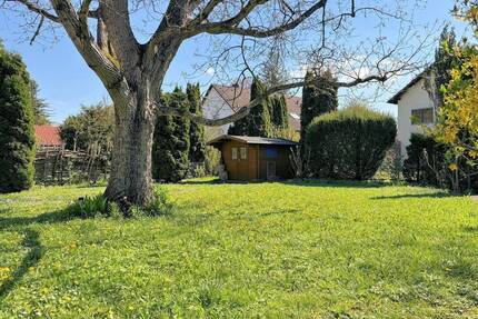 Familienfreundliche Doppelhaushälfte mit großem Garten und Entwicklungspotential - Gröbenzell