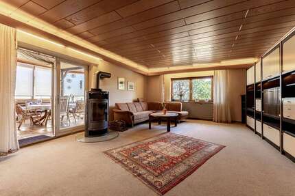 Haus zum Kaufen in Cadolzburg 470.000,00 € 194.76 m²