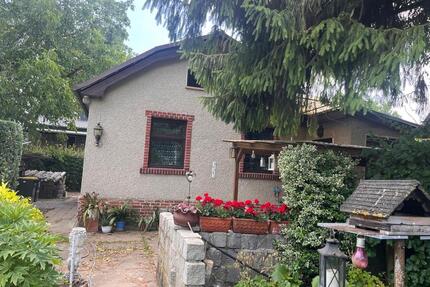 Kleines Haus mit großen Grundstück in Berlin Bohnsdorf