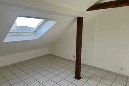 Dachgeschoss 2-Zimmerwohnung sofort bezugsfrei - ohne Makler - Hanau Lamboy