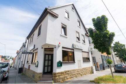 Haus zum Kaufen in Stuttgart Zuffenhausen 649.000,00 € 108 m² - Stuttgart / Zuffenhausen