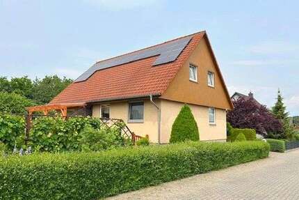 Haus zum Kaufen in Möser 349.000,00 € 174 m²