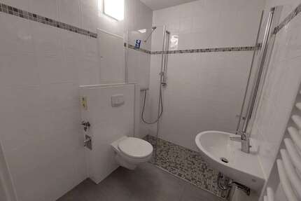 Wohnung zum Mieten in Suhl 353,00 € 54.46 m²