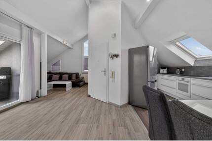 Wohnen über den Dächern von Grünwinkel - stilvolle Dachgeschosswohnung mit Terrasse & Garage - Karlsruhe / Grünwinkel