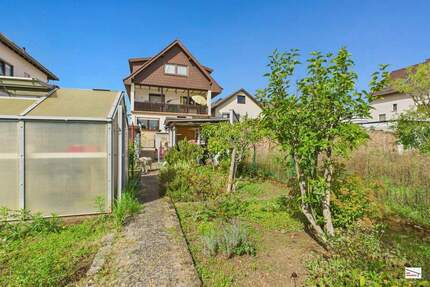 ***3-Familienhaus -teilvermietet- mit großem Grundstück und Entwicklungspotenzial in Brühl***