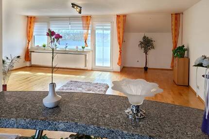 Helle DG- Whg. in Gögglingen - 295.000,00&nbsp;EUR Kaufpreis, ca.&nbsp; 90,00&nbsp;m&sup2;&nbsp;Wohnfl&auml;che in Ulm-Gögglingen (PLZ: 89079)