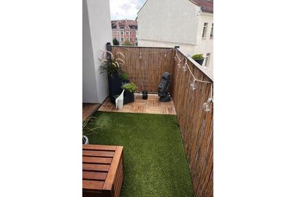 Stilvolle Dachgeschosswohnung mit Südbalkon. Vollmöbiliert - Leipzig Ost