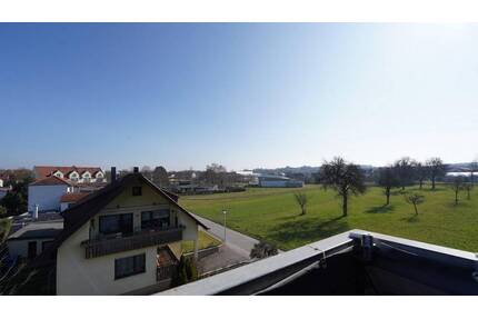 Ruhig gelegene 2-Zimmer-Dachwohnung mit zwei Balkonen in Bad Rappenau!