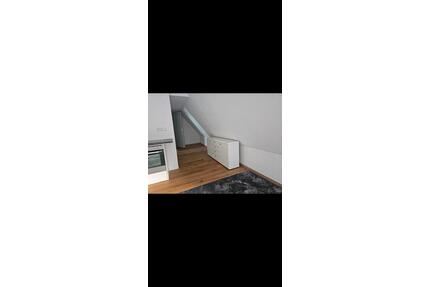 süße 1 Zimmer Dachgeschoss Wohnung - Schwabach