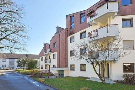 Helle Erdgeschosswohnung mit zwei Terrassen in begehrter Lage - Kirchheim unter Teck