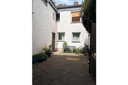 Single Wohnung - 550,00&nbsp;EUR Kaltmiete, ca.&nbsp; 35,00&nbsp;m&sup2; in Euskirchen (PLZ: 53881) Dom-Esch