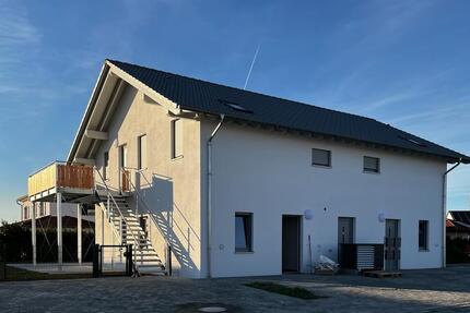 2,5 Zimmer Wohnung mit Garten in Rain