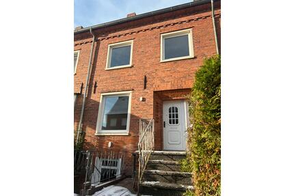 Zur Miete! Gemütliches Reihenmittelhaus in zentraler Lage! - Emden