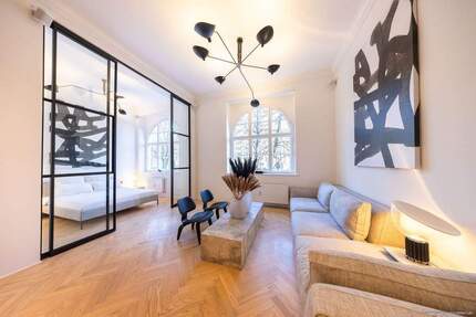 Beste Lage in Schwabing - exklusive, hochwertig kernsanierte 2-Zimmer-Altbauwohnung mit Deckenhöhen bis zu 3,8 m - München Schwabing-Freimann