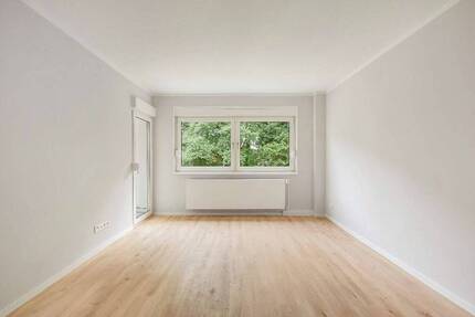 Sanierte und bezugsfreie 3-Zimmer Wohnung in grüner Lage von Grevenbroich
