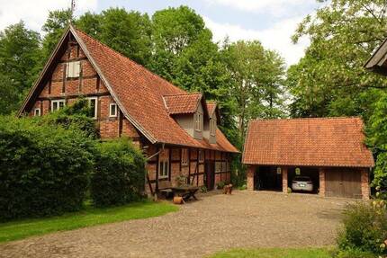 Idylisches Wohnen in historischer Wassermühle mit Nebengebäuden - Asendorf Graue