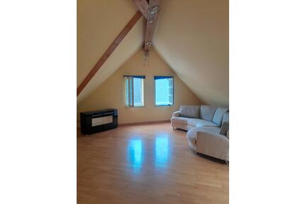Dachgeschosswohnung zu vermieten 2 Personen Juni 26 - Föhren