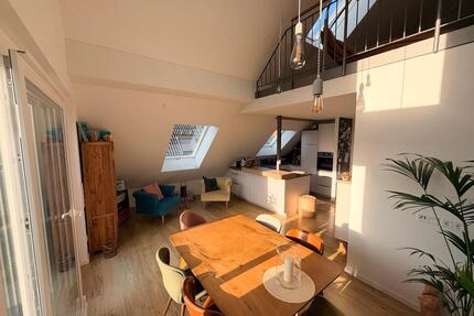 Neuwertige 3,5-Zi-Maisonette, Dachterrasse, EBK, 2 TG-Stellplätze - Plüderhausen